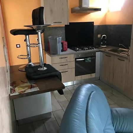 Residence Bord De Loire Route Euro 6 Decize Exterior foto